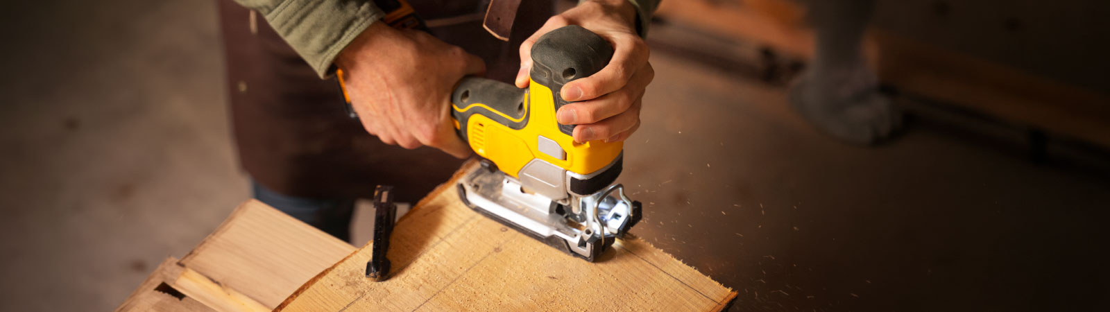 How to Choose the Best Jigsaw Tool for Woodworking & Workshop Use